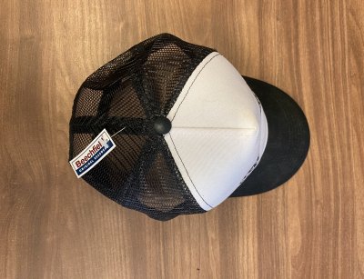 Zoom bild av Kepsfan, Beväpna tanken