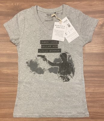 Zoom bild av Tisha Gumman v-ringad dammodell